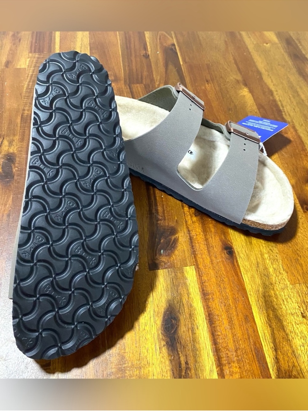 NWT Birkenstock Arizona Shearling-Lined Sandals in Gray with Rose Gold Buck. - Picture 5 of 6
